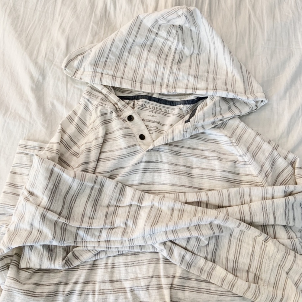 Light pullover hoodie